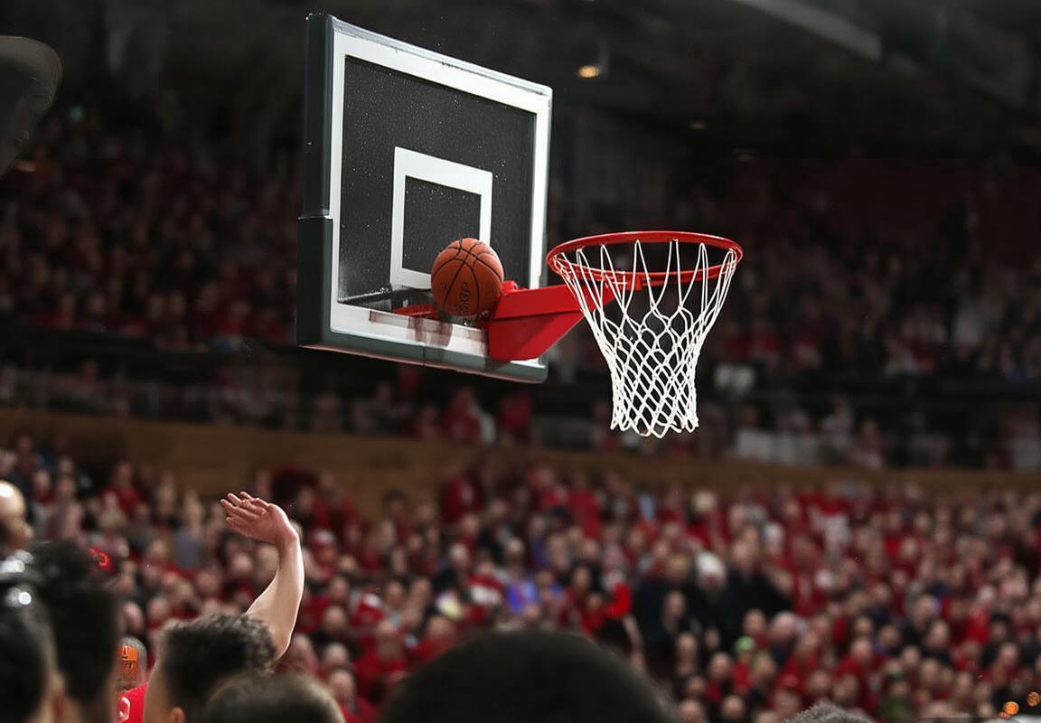 2018火箭马刺季前赛：精彩对决与战术解析(图4)